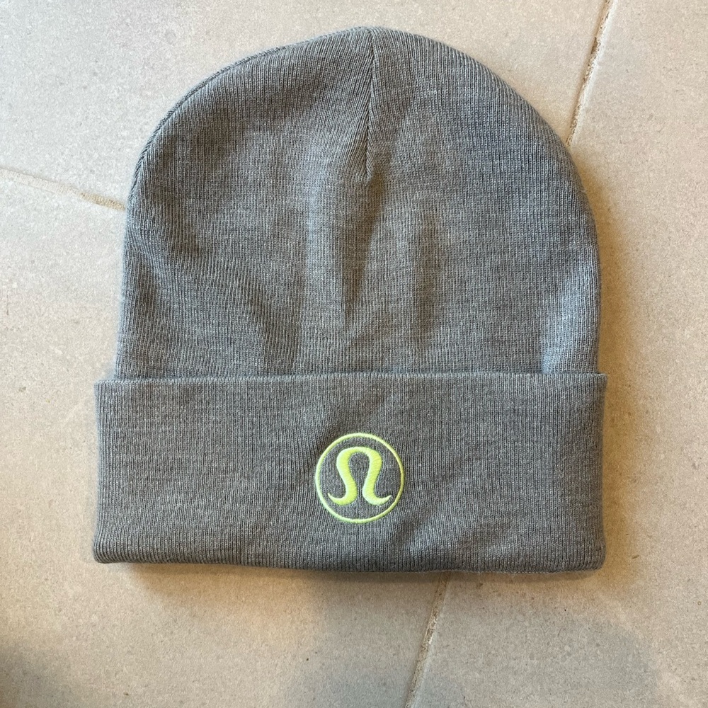 Lululemon warm revelation beanie